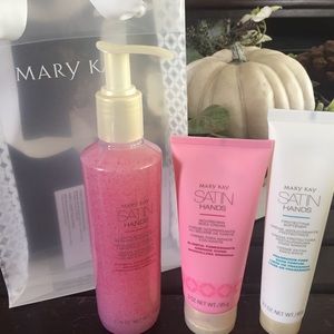 Mary Kay Satin Blissful Pomegranate
